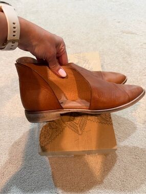 Free People Women's Tan Cutout Ankle Booties